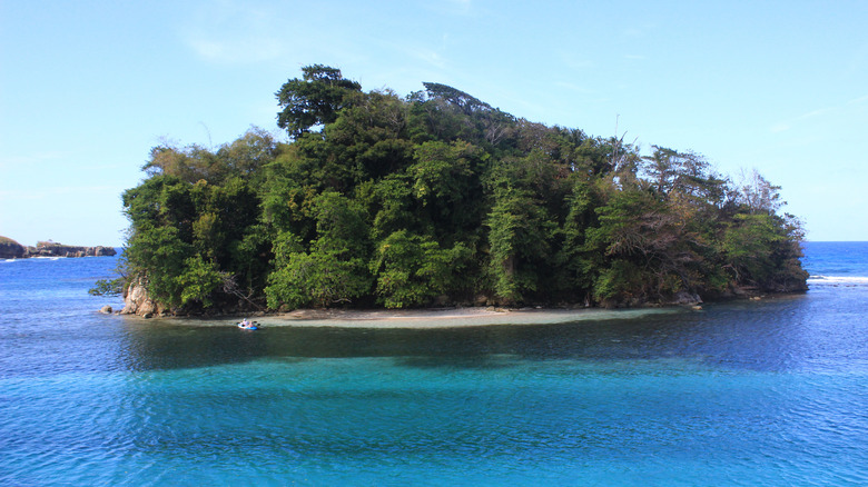 Pellew Island from distance