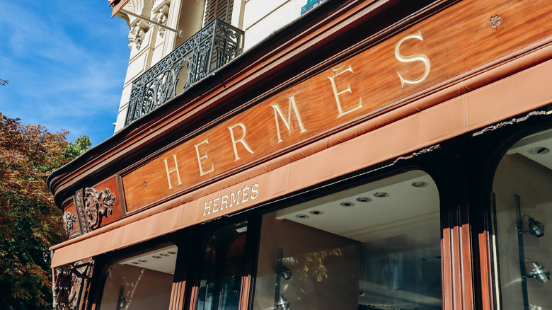 Hermes Store, George V avenue, Paris