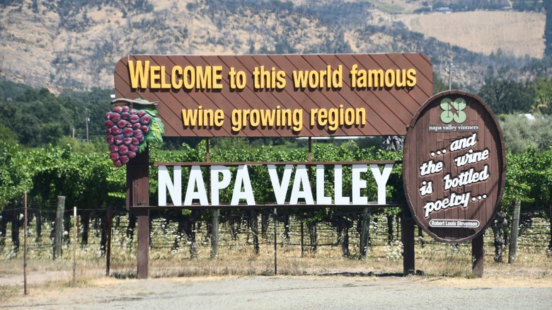 Welcome to Napa Valley sign