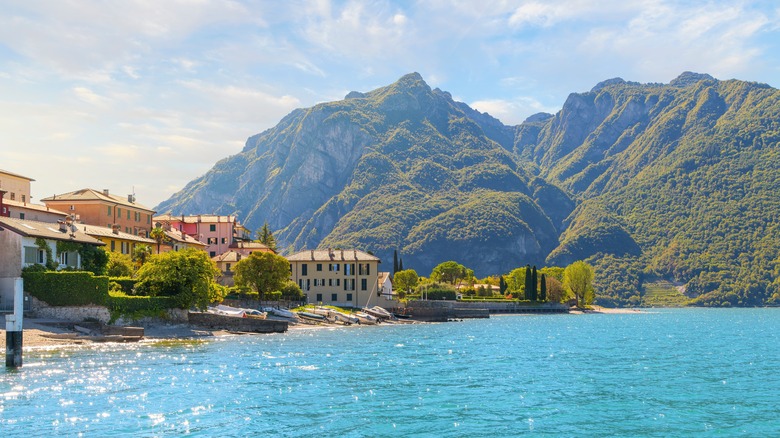 The stunning shores of Lake Como