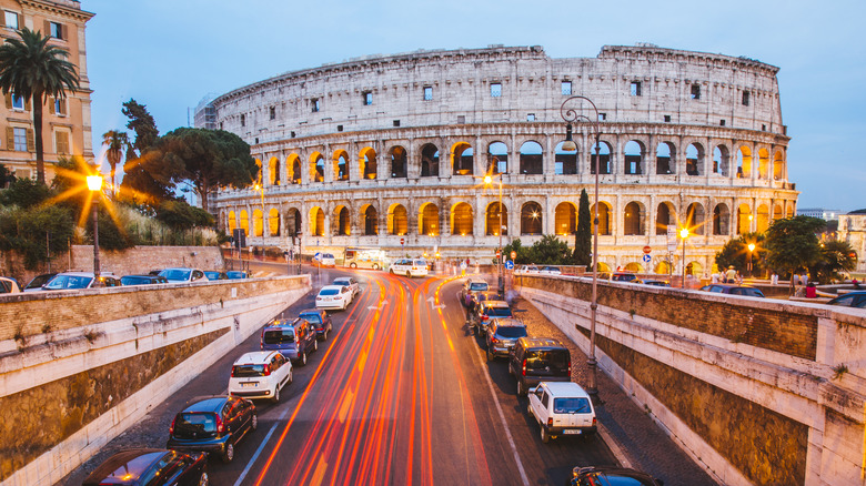 Roman traffic around the Colosseum