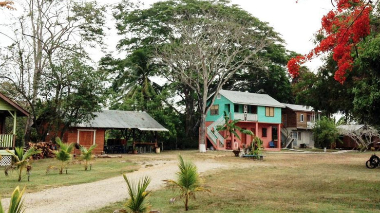 Lodging at Mana Kai Cabins