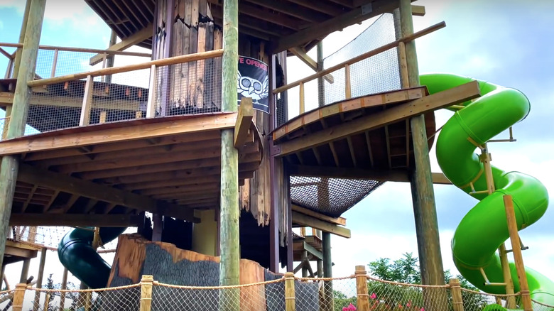 Long Island Aquarium tree house