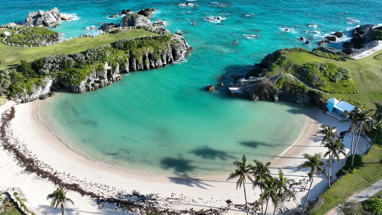 Horseshoe-shaped beach in Bermuda