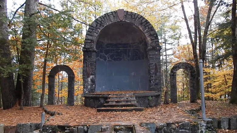 stone archway ruins in woods Scaroon Manor