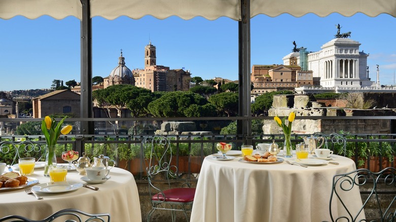 Roof Garden Restaurant, Hotel Forum