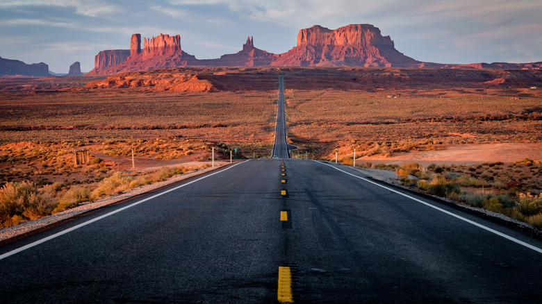 Road to Monument Valley and red rock bluffs