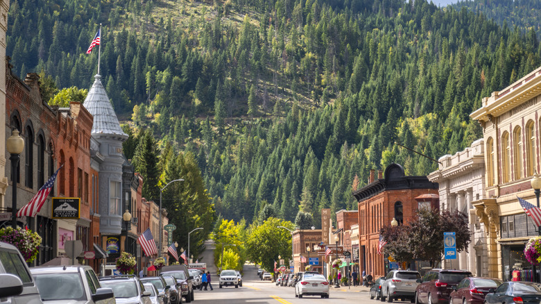 Downtown Wallace with mountains in the background