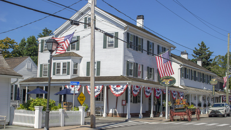 Griswold Inn in Essex, CT