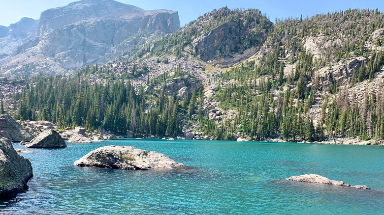 Lake Haiyaha with mountains and trees