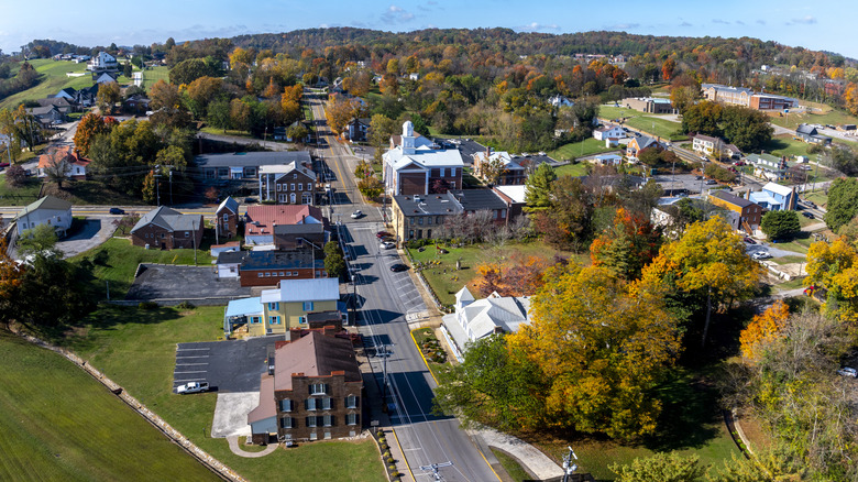 Dandridge, Tennessee, in fall