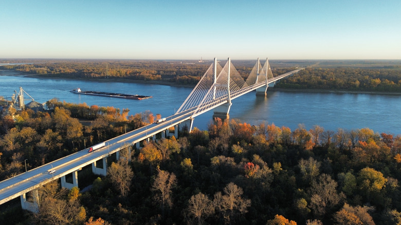 The bridge at Greenville, Mississippi