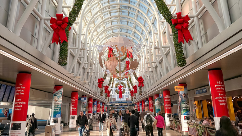 Concourse in Chicago O'Hare Airport, decorated for the holidays