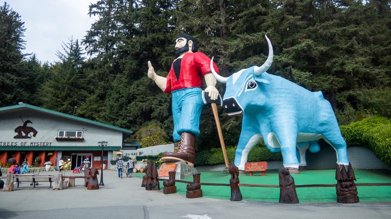 Paul Bunyan and Babe the Ox outside Trees of Mystery in Northern California