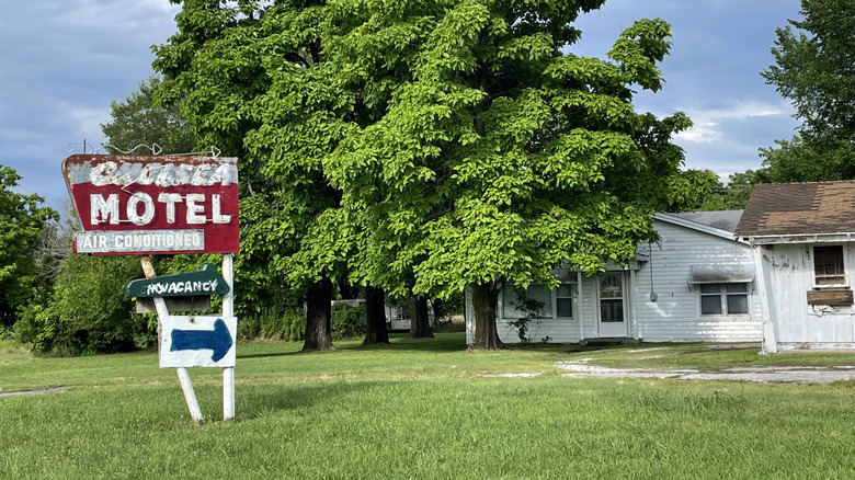 Vintage sign for the abandoned Chelsea Motel in Chelsea, OK