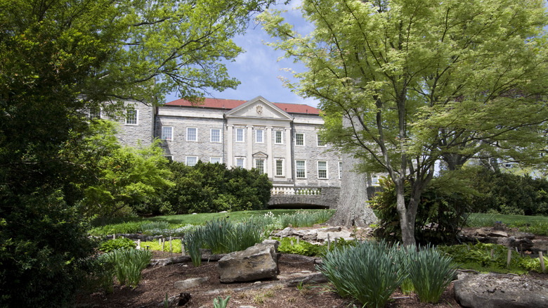 View of Cheekwood mansion surrounded by gardens and trees