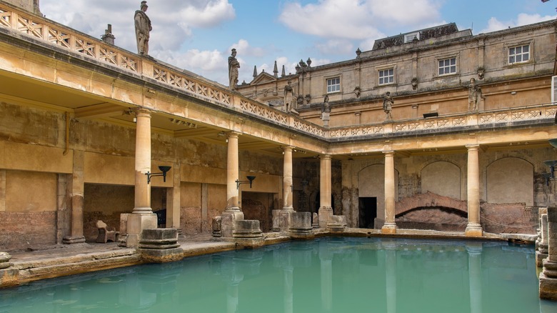 Great Bath with statues of Roman leaders