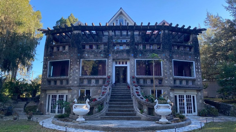 front view of Wonder House with tiles and columns