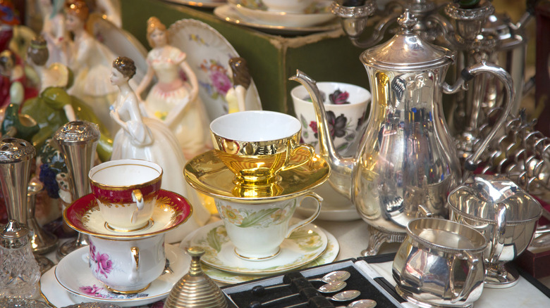 Vintage tea set for sale in thrift shop