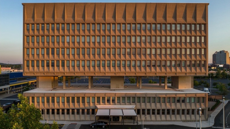 Landscape of the exterior of Hotel Marcel in New Haven, Connecticut