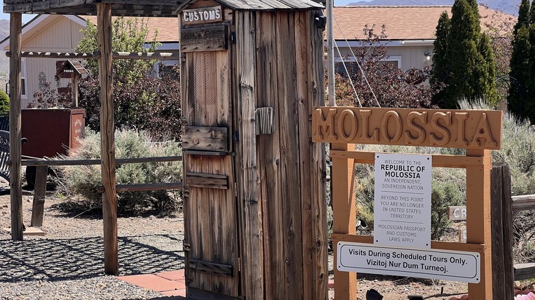 Entrance to Molossia and customs