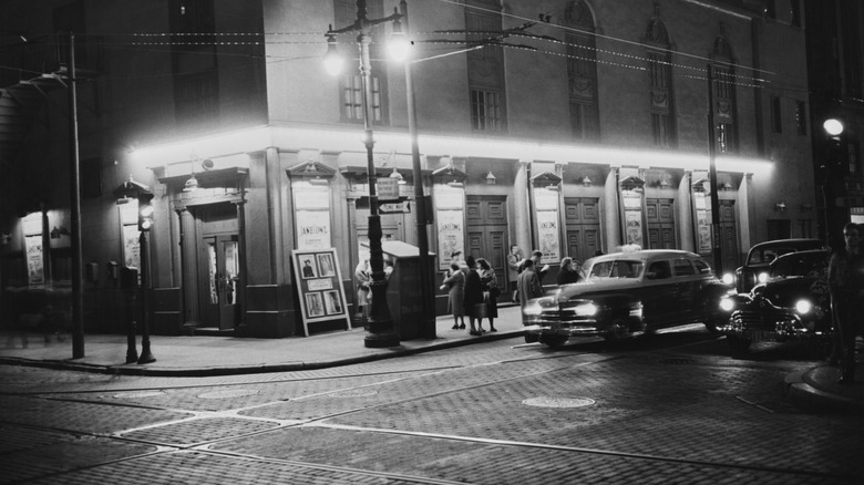 The outside of the Walnut Street Theatre in 1948