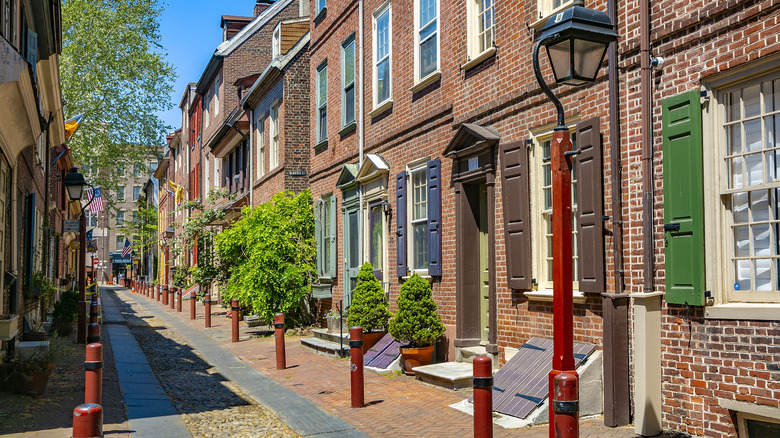 Colonial architecture along Elfreth's Alley in Philadelphia, Pennslyvania