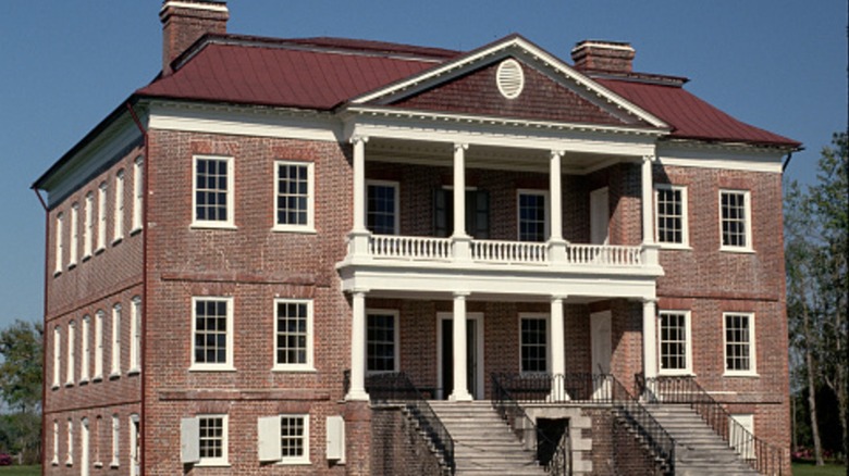 Front view of Drayton Hall