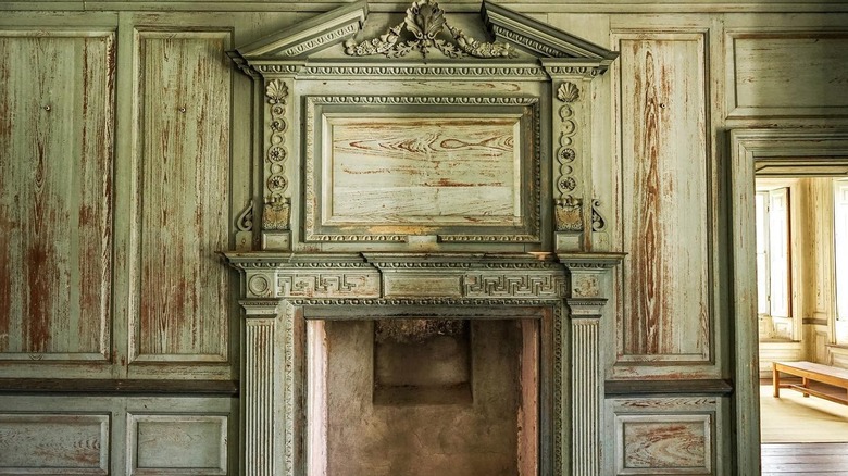 Drayton Hall's preserved fireplace