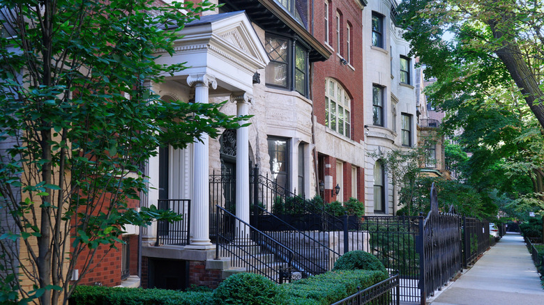 Street view of Chicago Gold Coast neighborhood with 19th-century townhomes