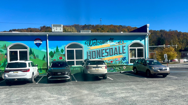 Welcome to Honesdale sign in Honesdale, PA