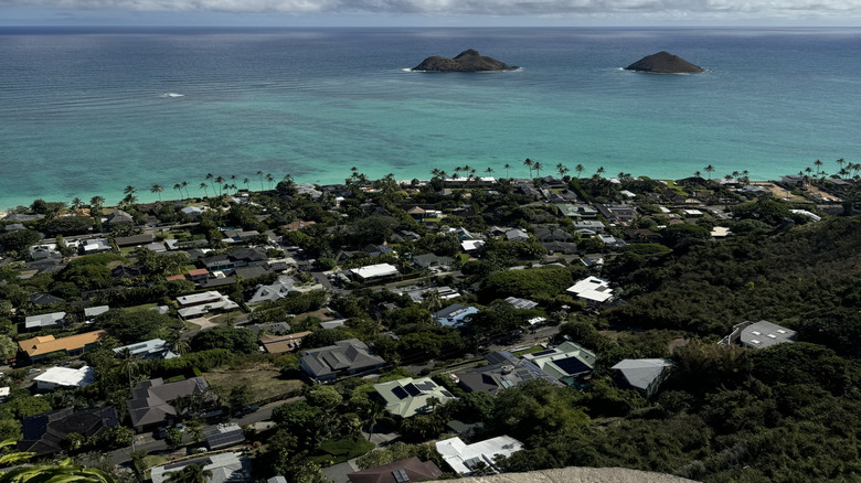 The impressive view from the top of the Lanikai Pillbox hike