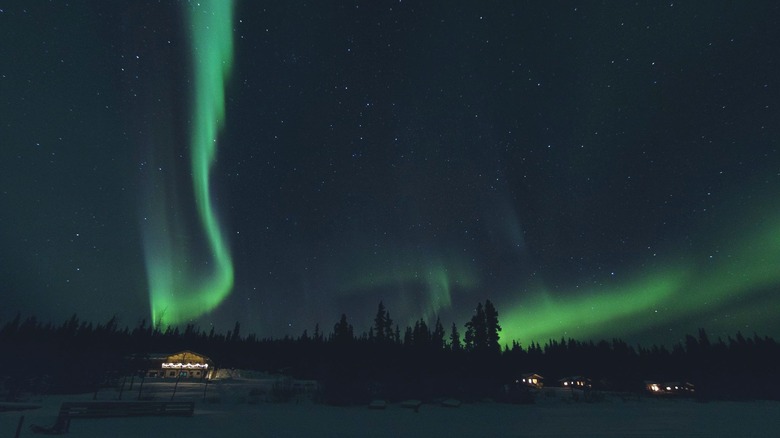 Southern Lakes Resort & Restaurant under the northern lights