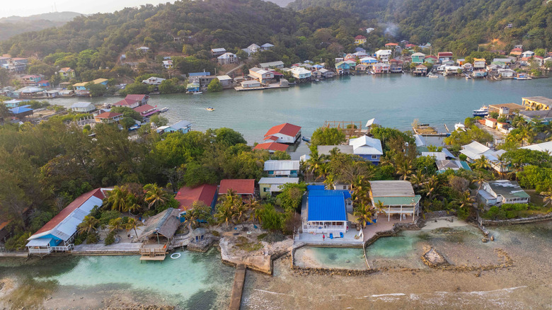 Oakridge on Roatan's East End