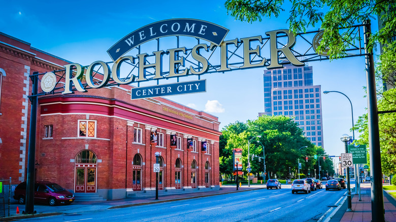 "Welcome to Rochester" sign in Downtown Rochester, New York