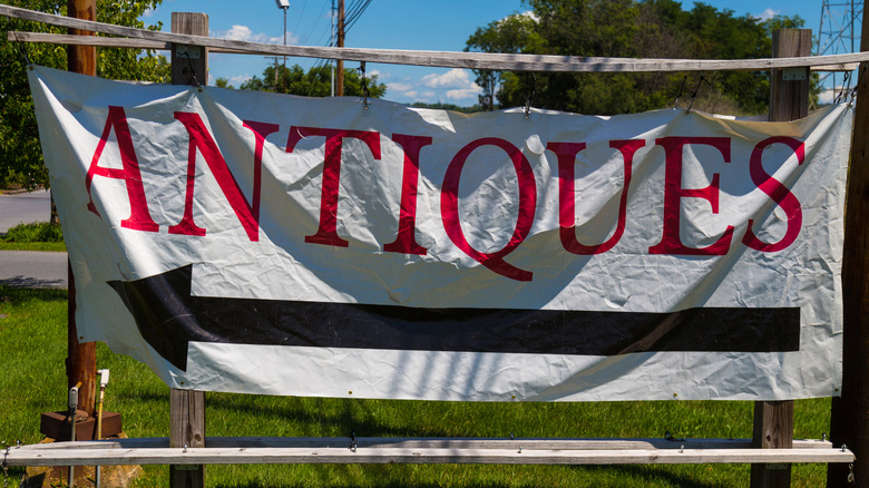 A sign for an antiques center in Adamstown PA