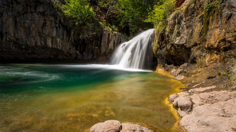 Fossil Springs in Arizona with waterfall