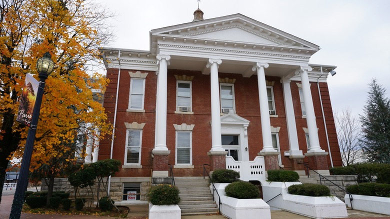 Logan County Courthouse in Paris, Arkansas