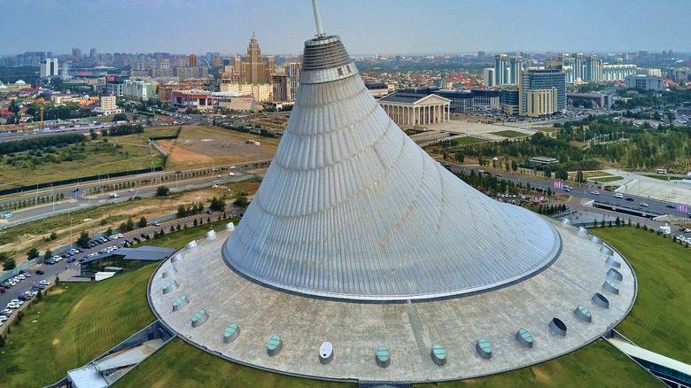 Kanh Shatyr Center in Astana