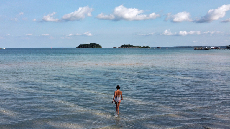 Song Saa woman in sea