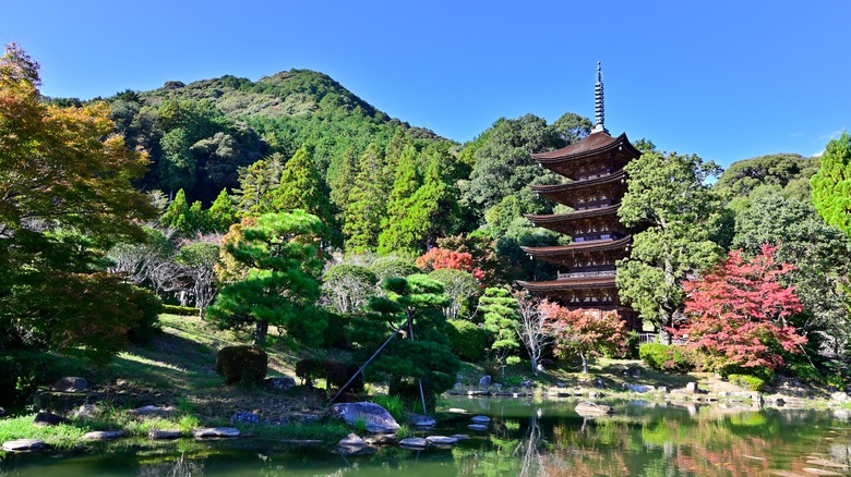 Rurikōji Temple in Kozan Park