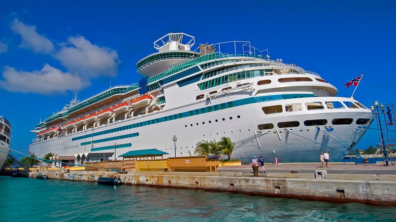 Royal Caribbean ship at Grand Bahama