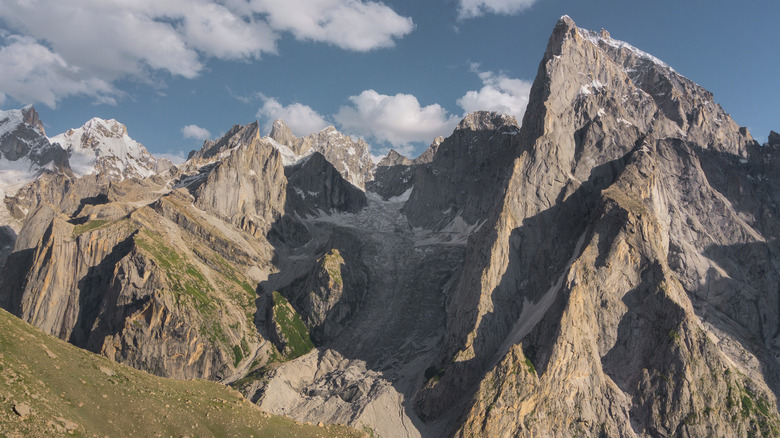 pointed mountain peaks of the nangma valley