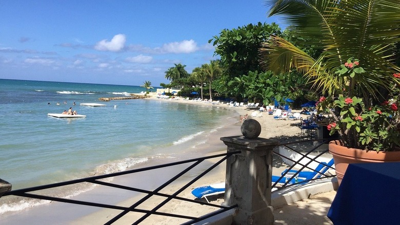 beach view at Round Hill