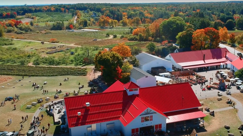 Applecrest Farm Orchards in fall