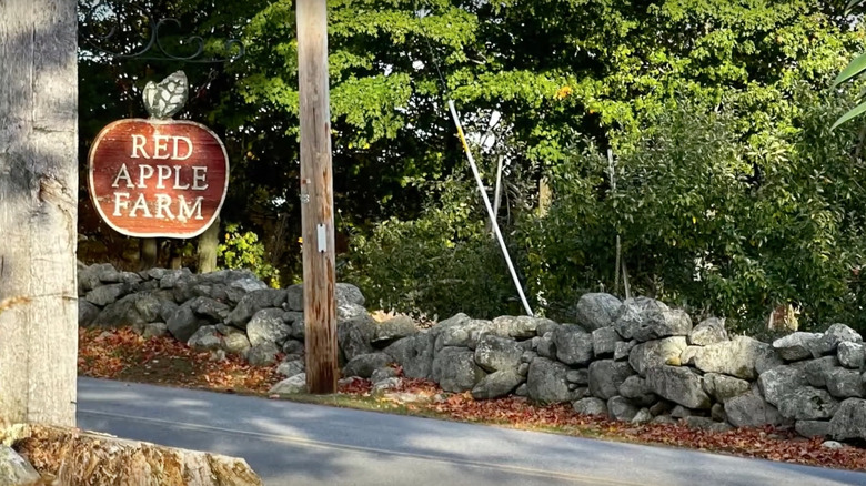 Entrance to Red Apple Farm