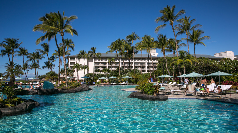 Facade of the Fairmont Orchid Hawaii