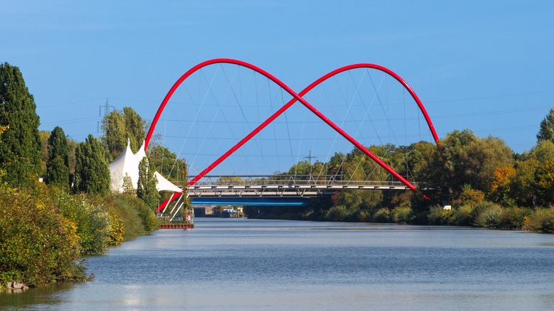 Gelsenkirchen's Nordsternpark Arch Bridge 