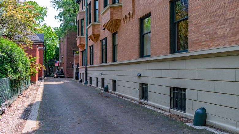 Historic Wooden Alley in Chicago's Gold Coast neighborhood