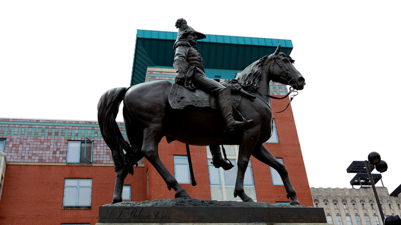 Status of William Henry Harrison in Piatt Park